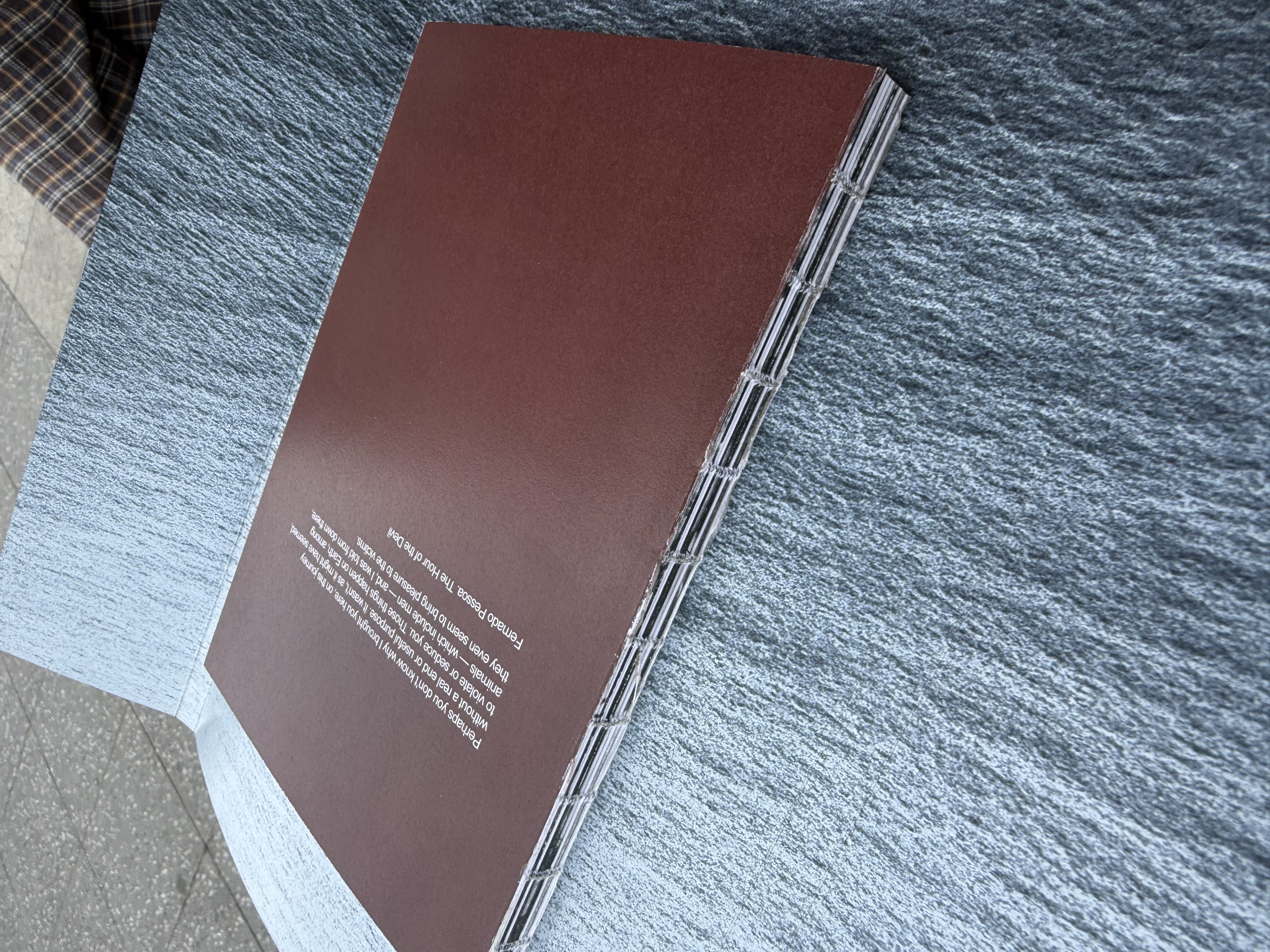 The burgundy spread and Coptic binding of Linha do Mar